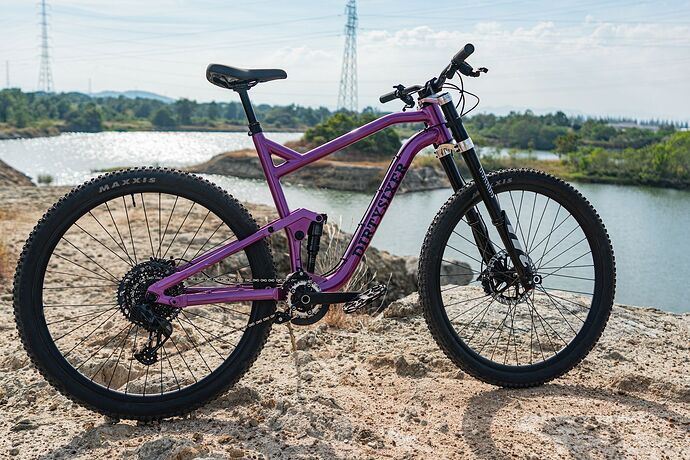 17696054096032119565667498457558